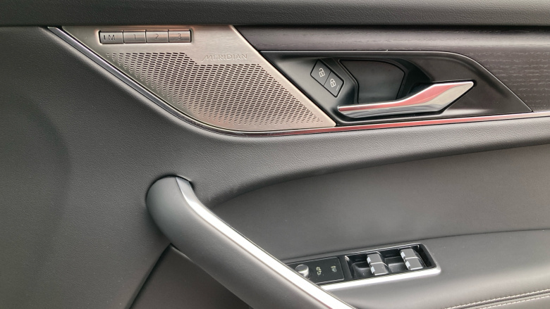 Jaguar F-Pace 2.0 D200 R-Dynamic HSE Black 5dr Auto AWD Diesel Estate